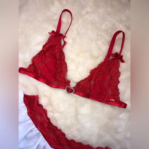 Lingerie Set - Picture 6 of 9